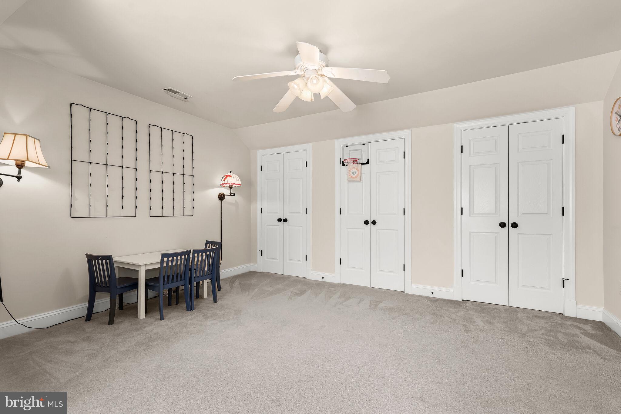 RIVER HILL - Residential