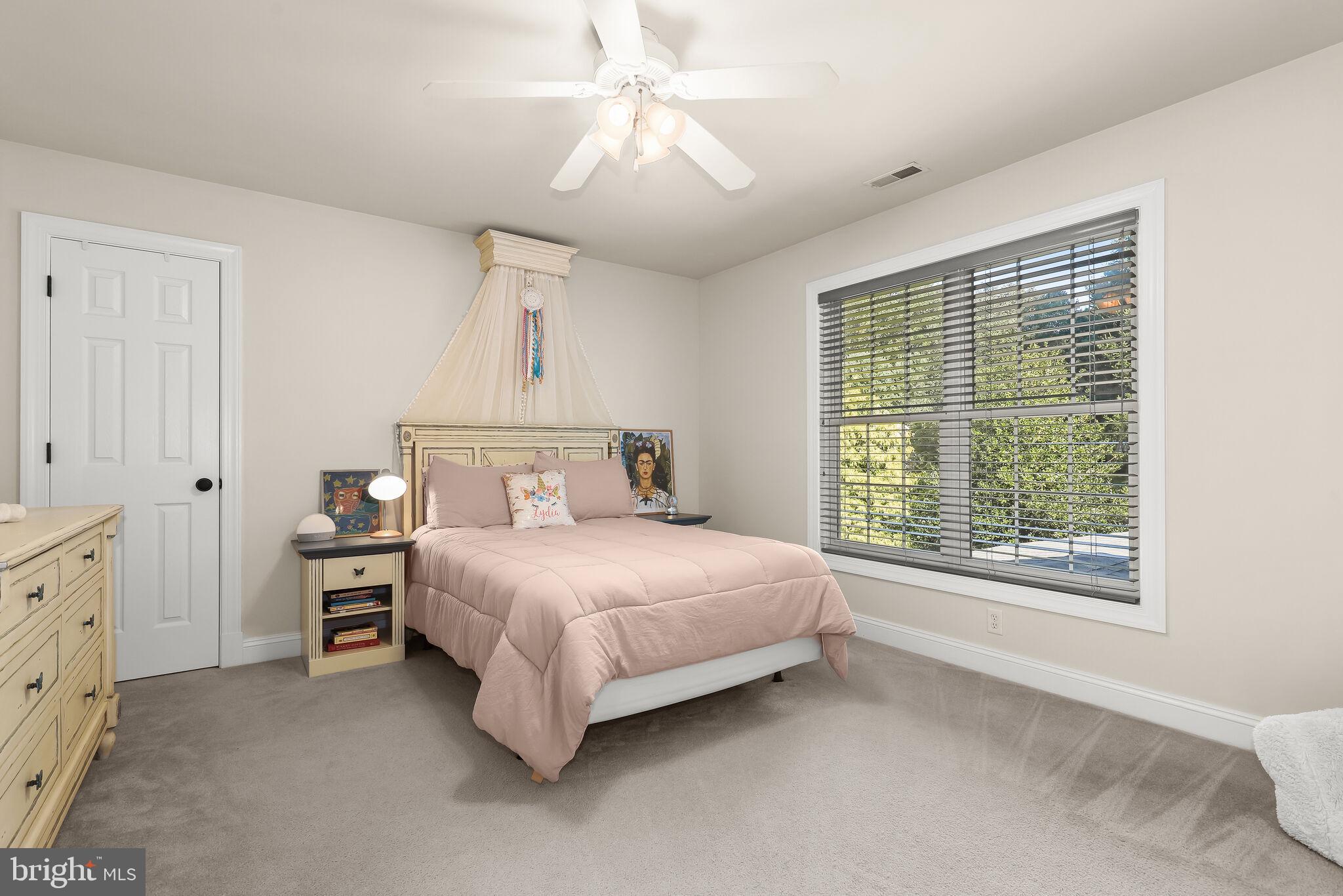 RIVER HILL - Residential