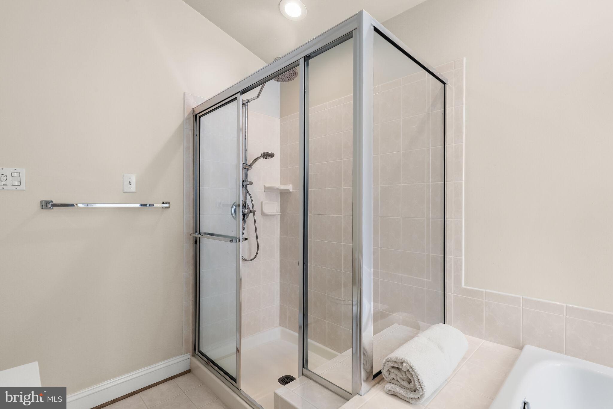 RIVER HILL - Residential