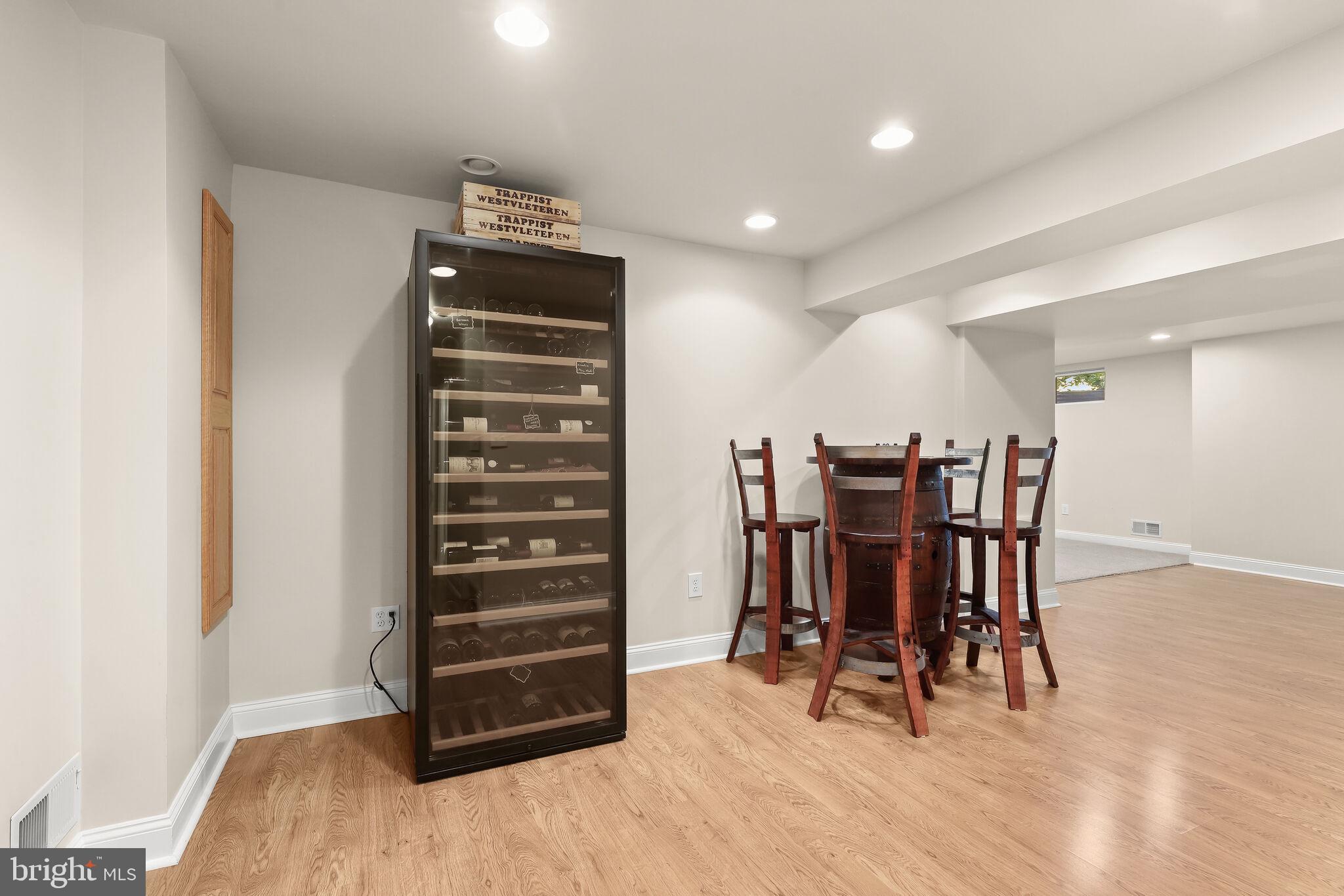 RIVER HILL - Residential