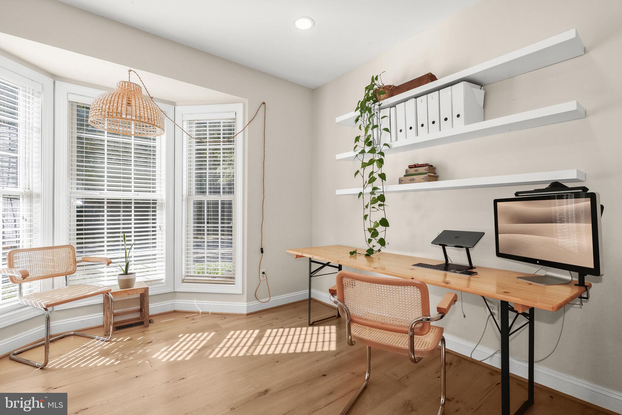 RIVER HILL - Residential