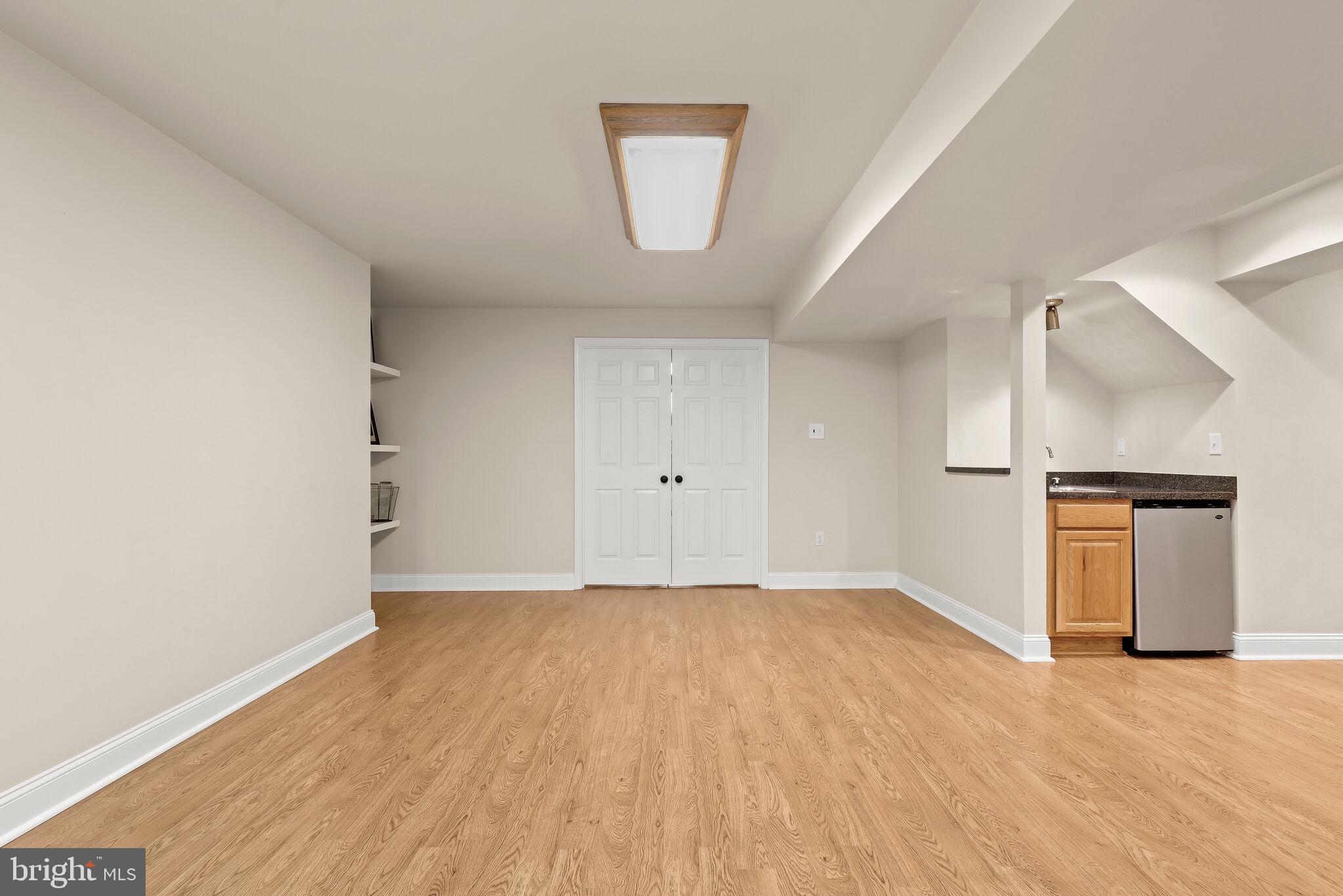 RIVER HILL - Residential