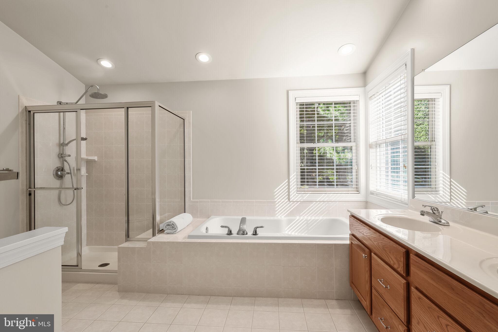 RIVER HILL - Residential