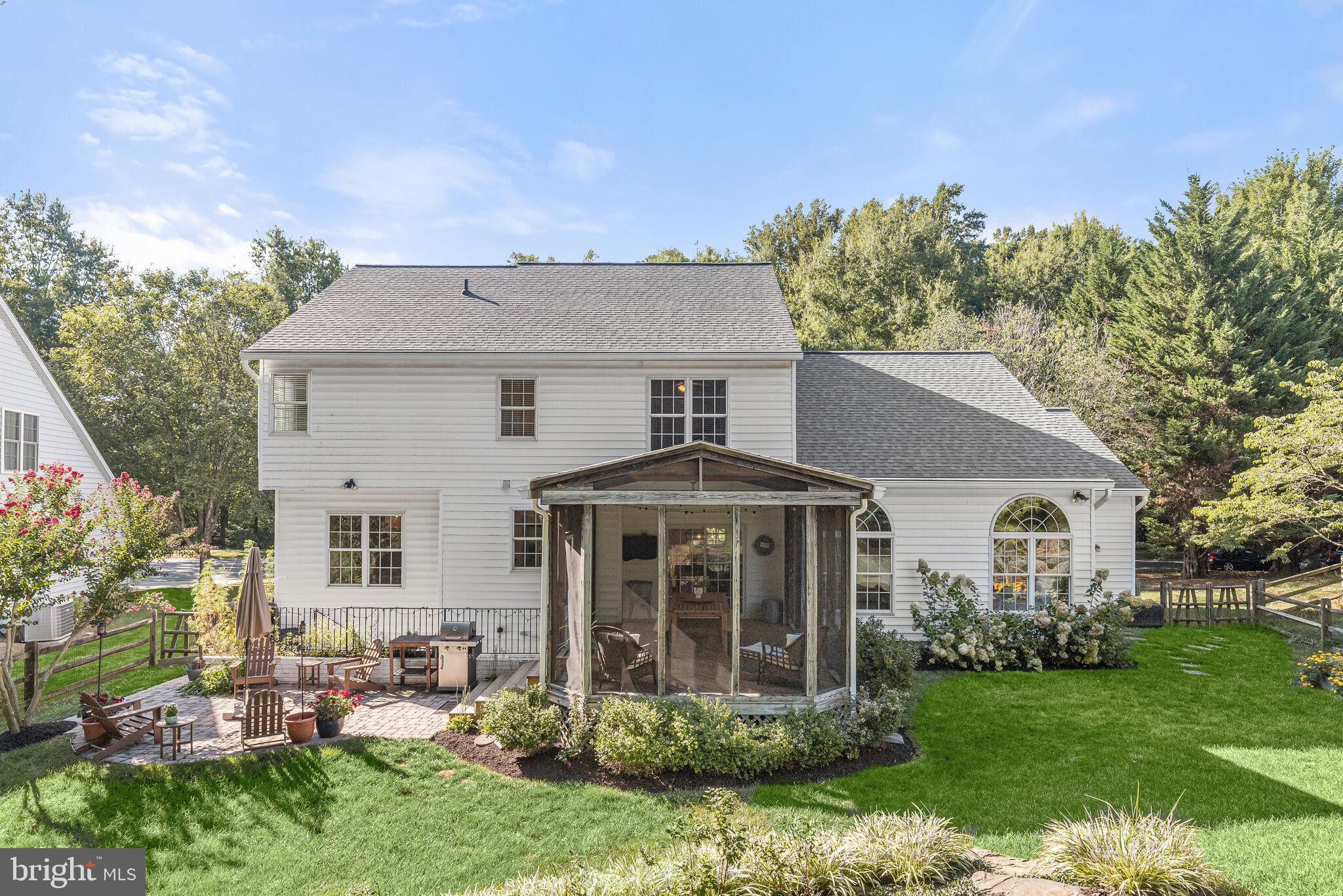 RIVER HILL - Residential