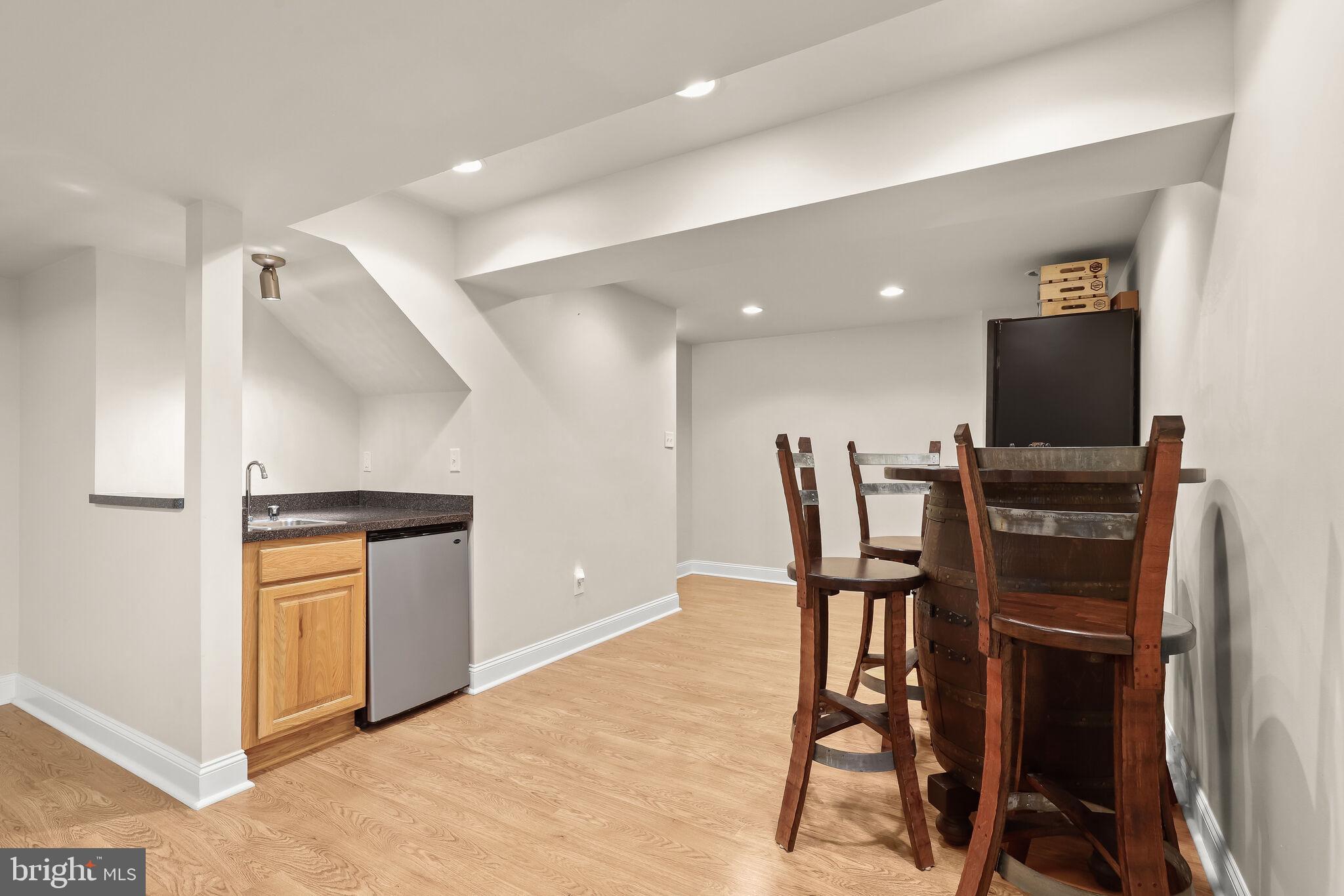 RIVER HILL - Residential