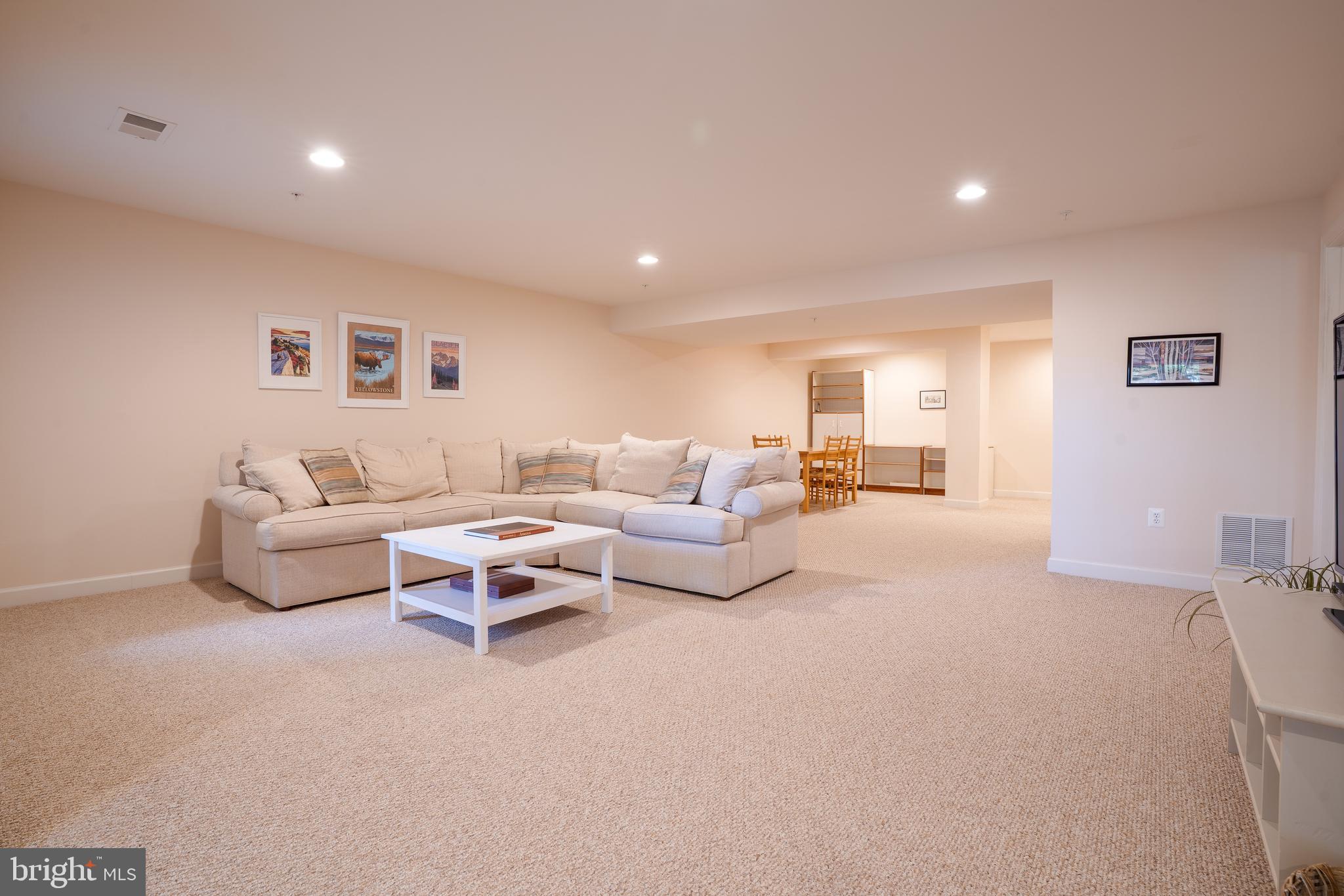 ELLICOTT MEADOWS - Residential