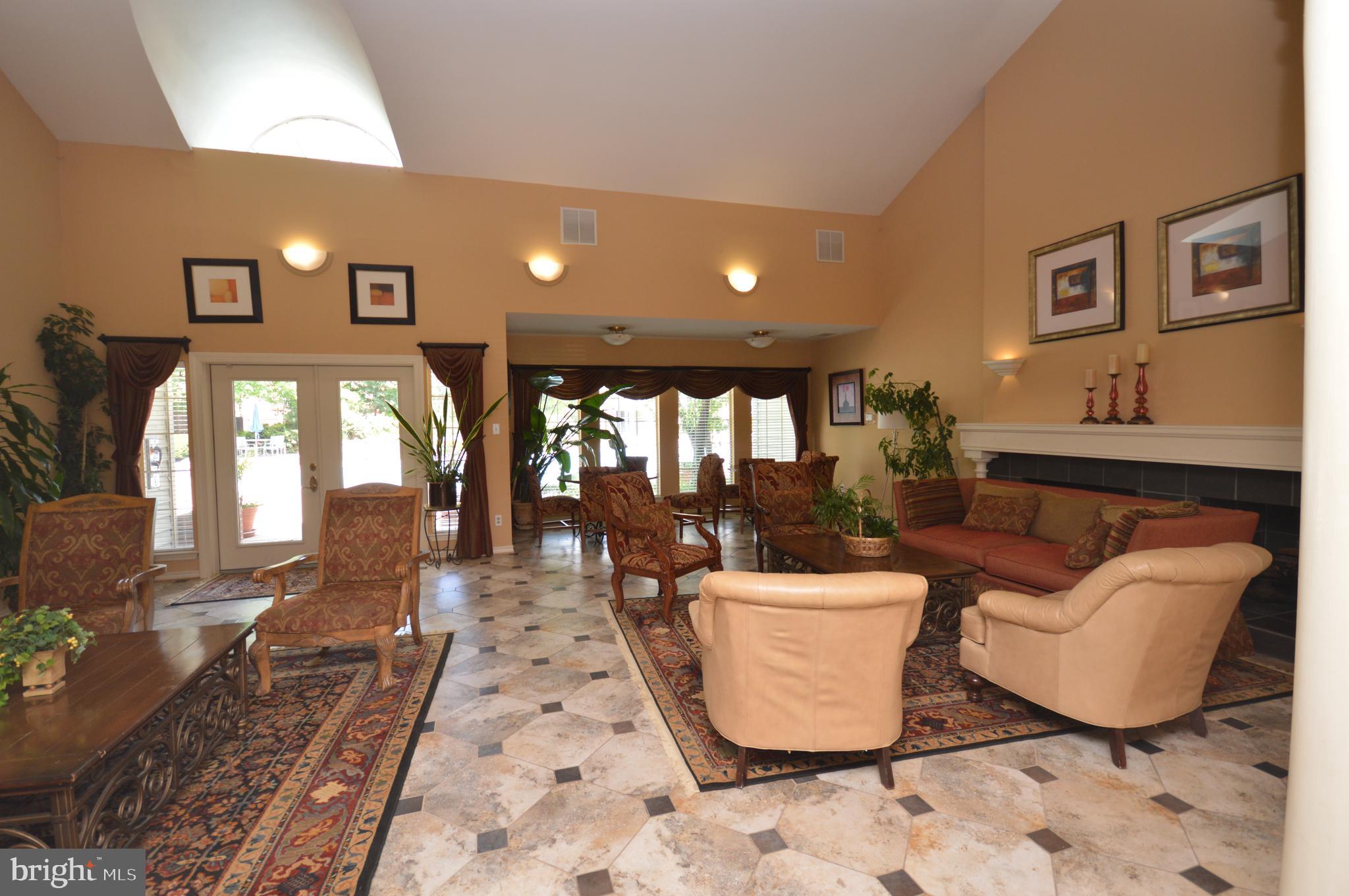 PENDERBROOK SQUARE CONDOMINIUMS - Residential Lease