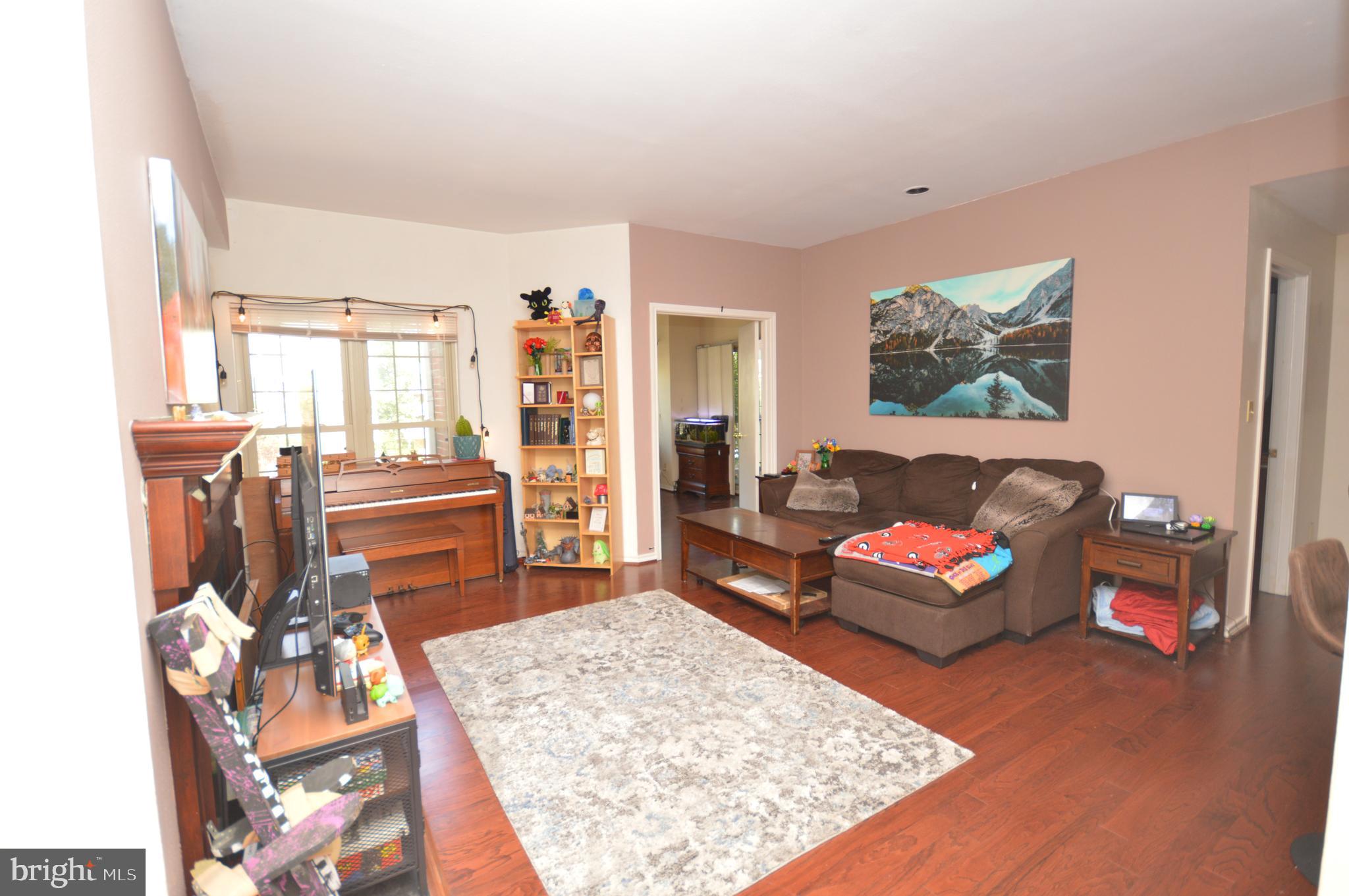 PENDERBROOK SQUARE CONDOMINIUMS - Residential Lease