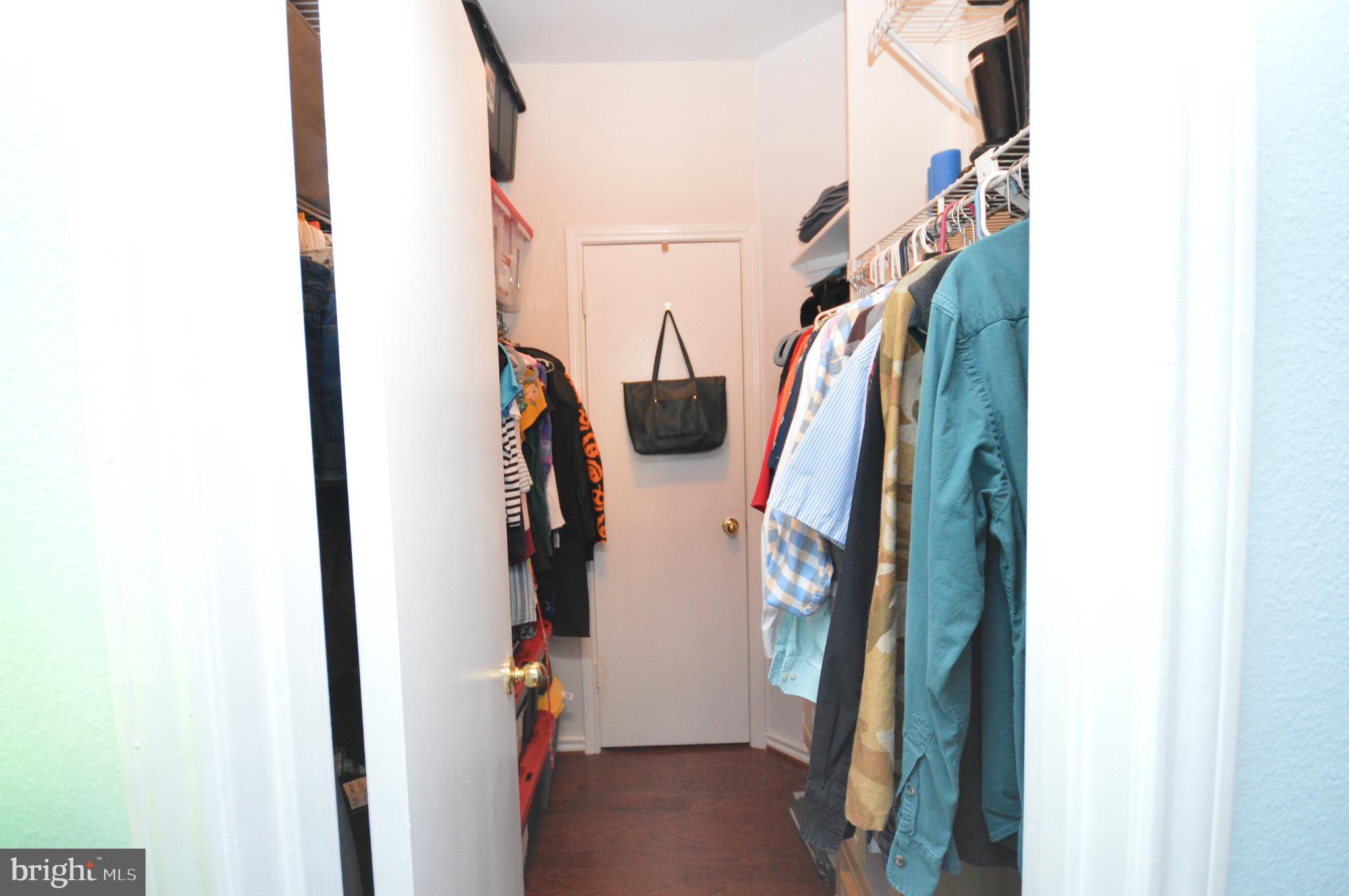 PENDERBROOK SQUARE CONDOMINIUMS - Residential Lease