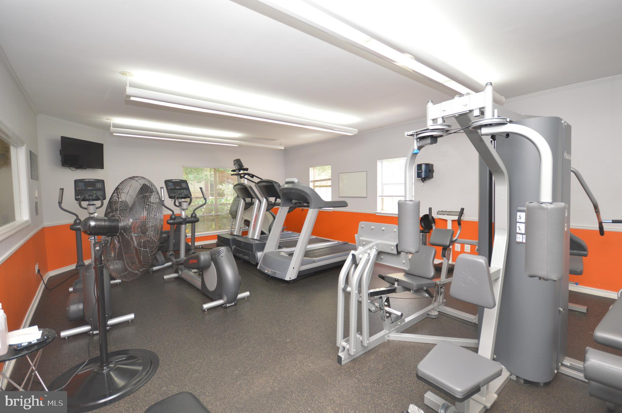 PENDERBROOK SQUARE CONDOMINIUMS - Residential Lease