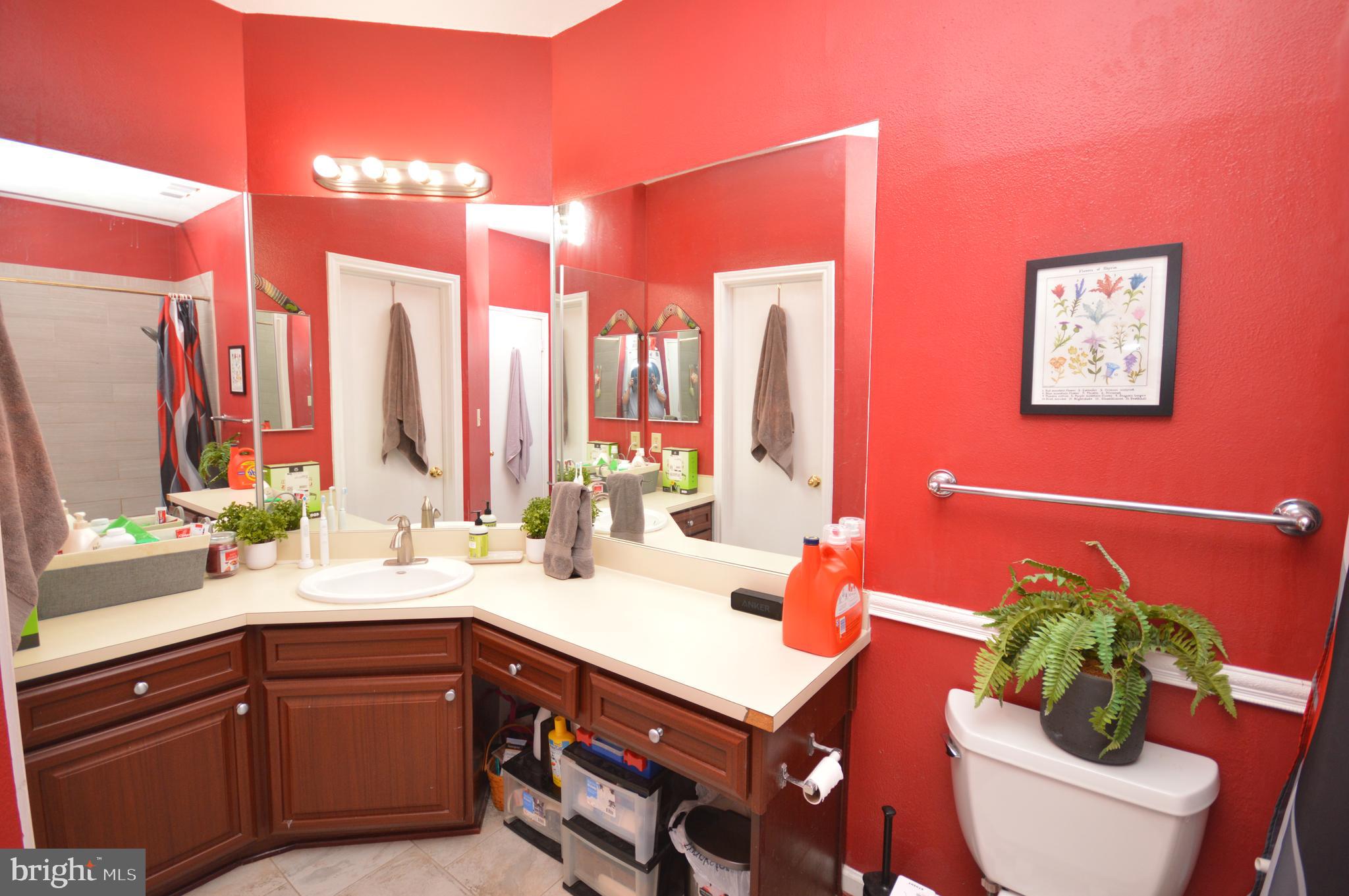 PENDERBROOK SQUARE CONDOMINIUMS - Residential Lease