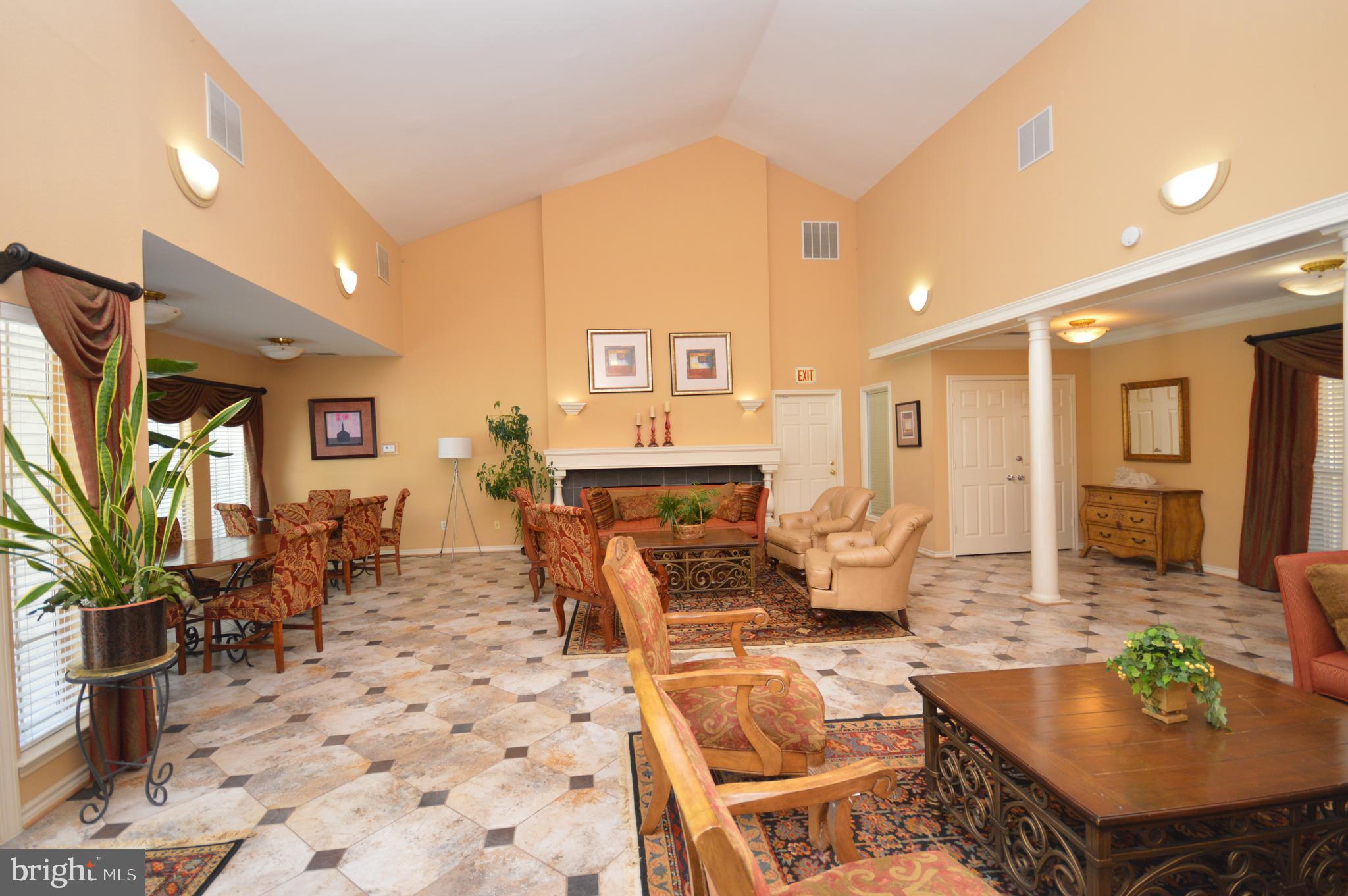 PENDERBROOK SQUARE CONDOMINIUMS - Residential Lease