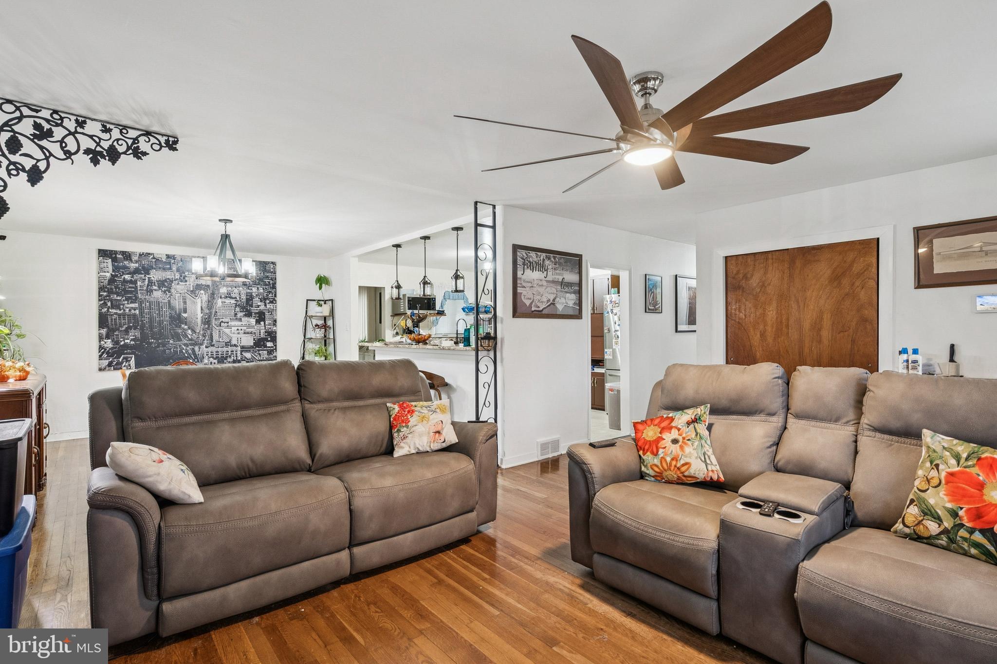 610 W CHESTNUT AVENUE