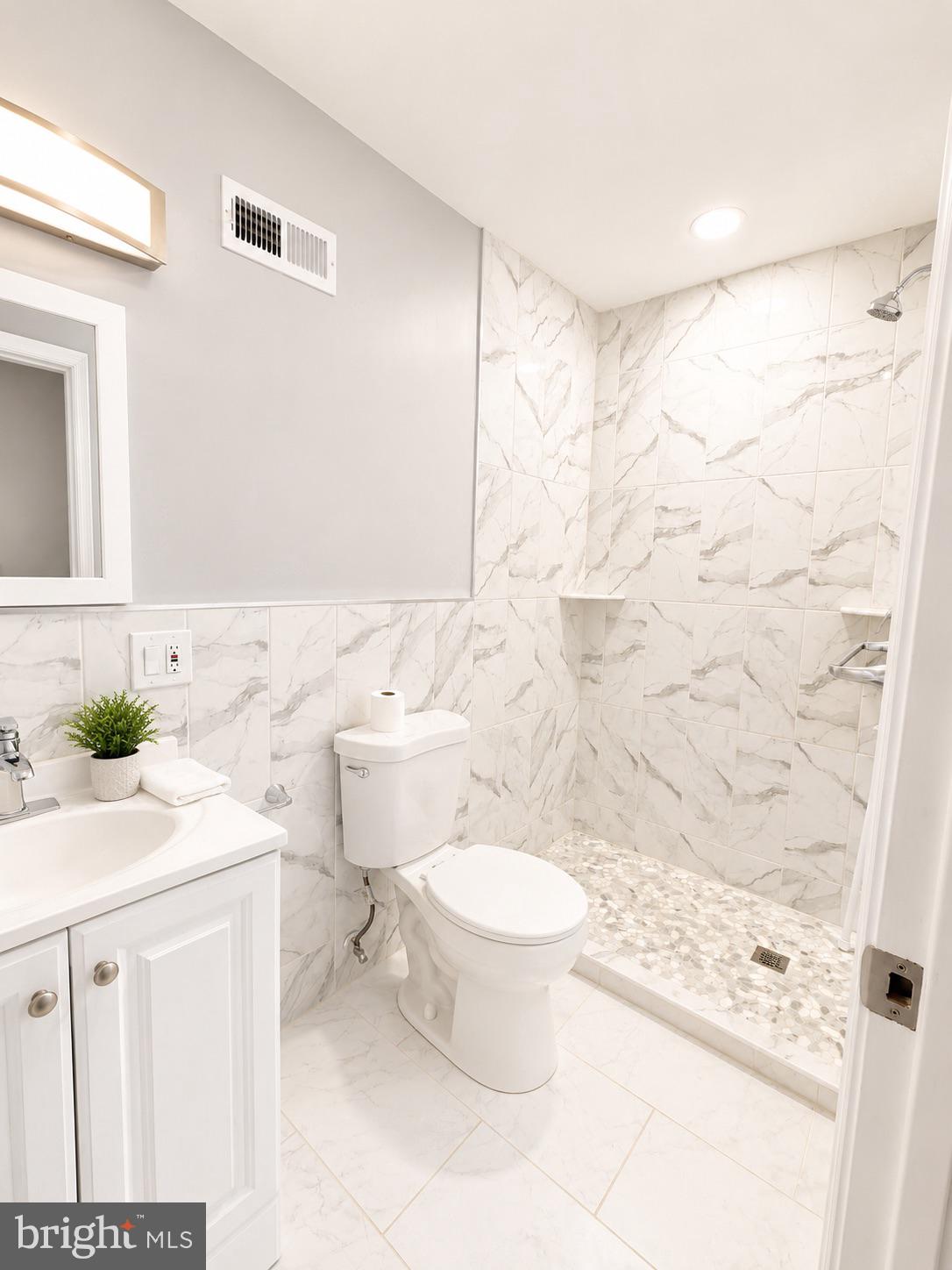 8516 LYNNEWOOD ROAD UNIT 1