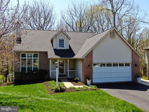 Photo of 111 Westview Drive, AKRON, PA 17501 (MLS # PALA2068610)