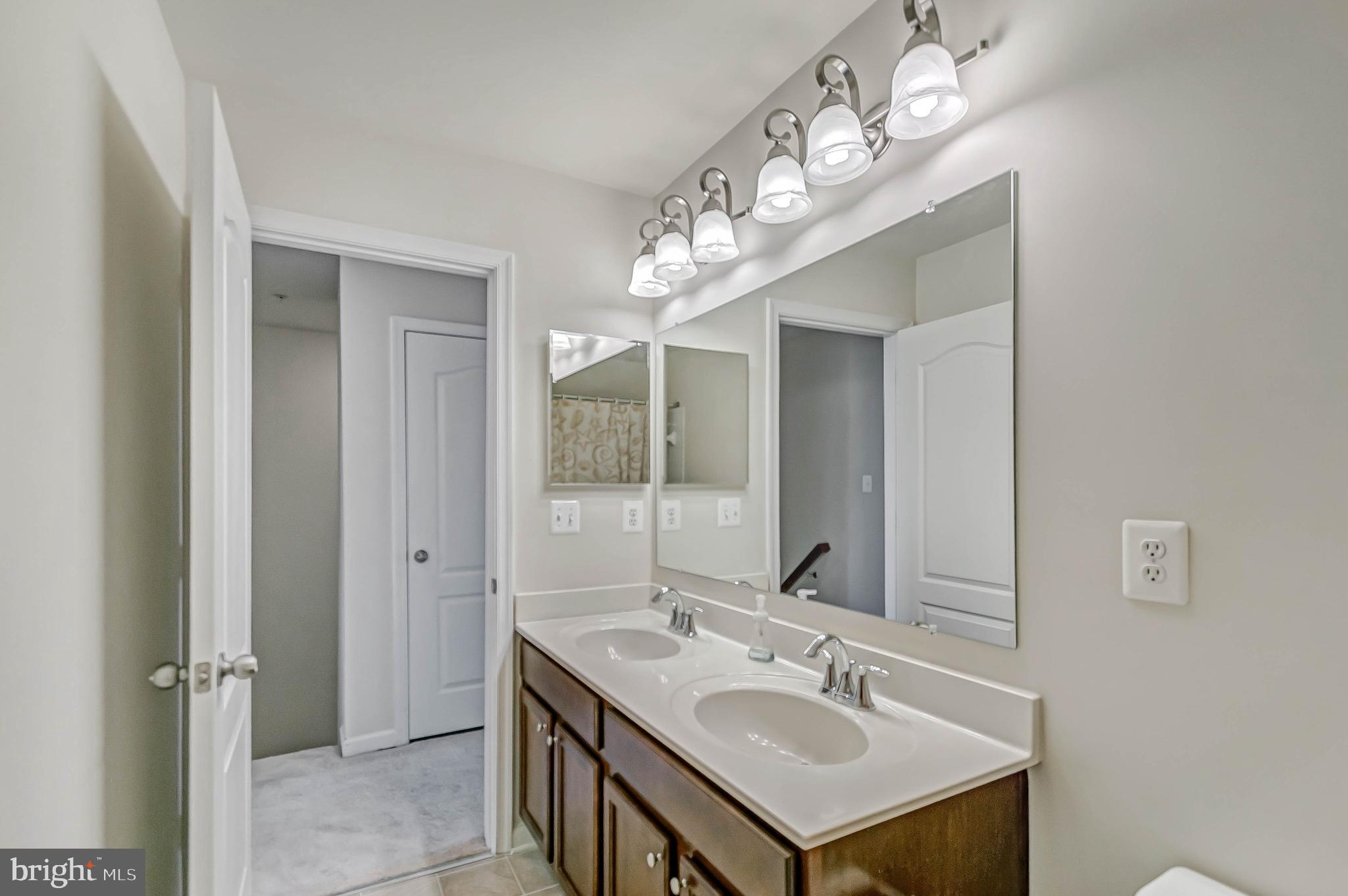 FIELDSTONE FARM - Residential