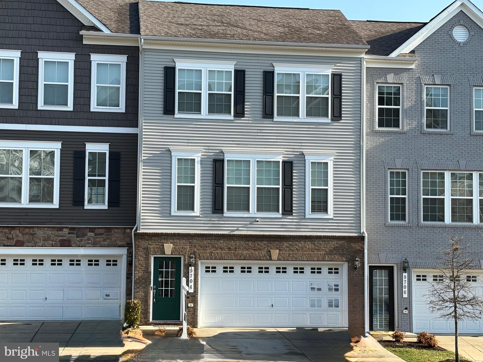 9704 GLASSY CREEK WAY