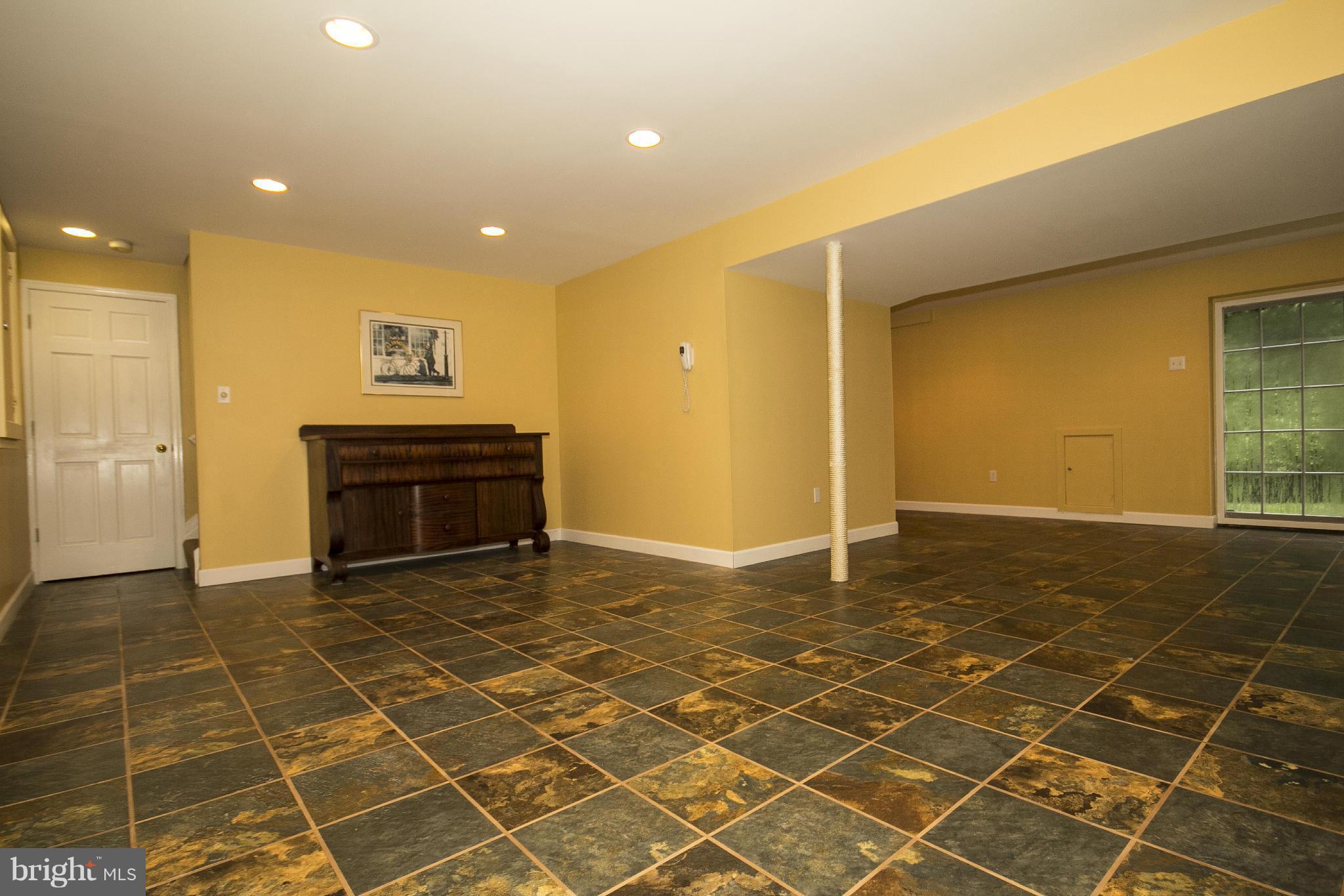 VILLAGE OF HICKORY RIDGE - Residential