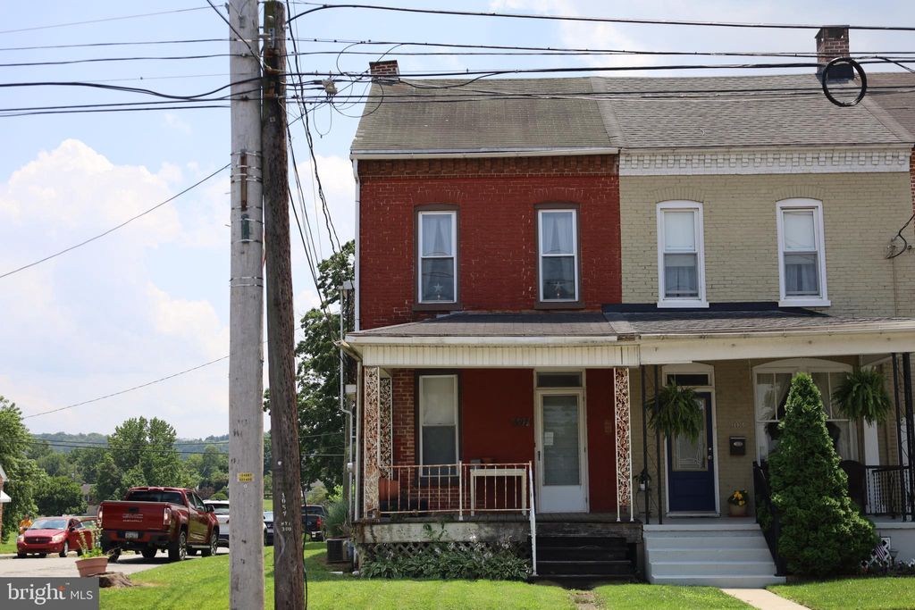Photo of 501 Hellam Street, WRIGHTSVILLE, PA 17368 (MLS # PAYK2085742)
