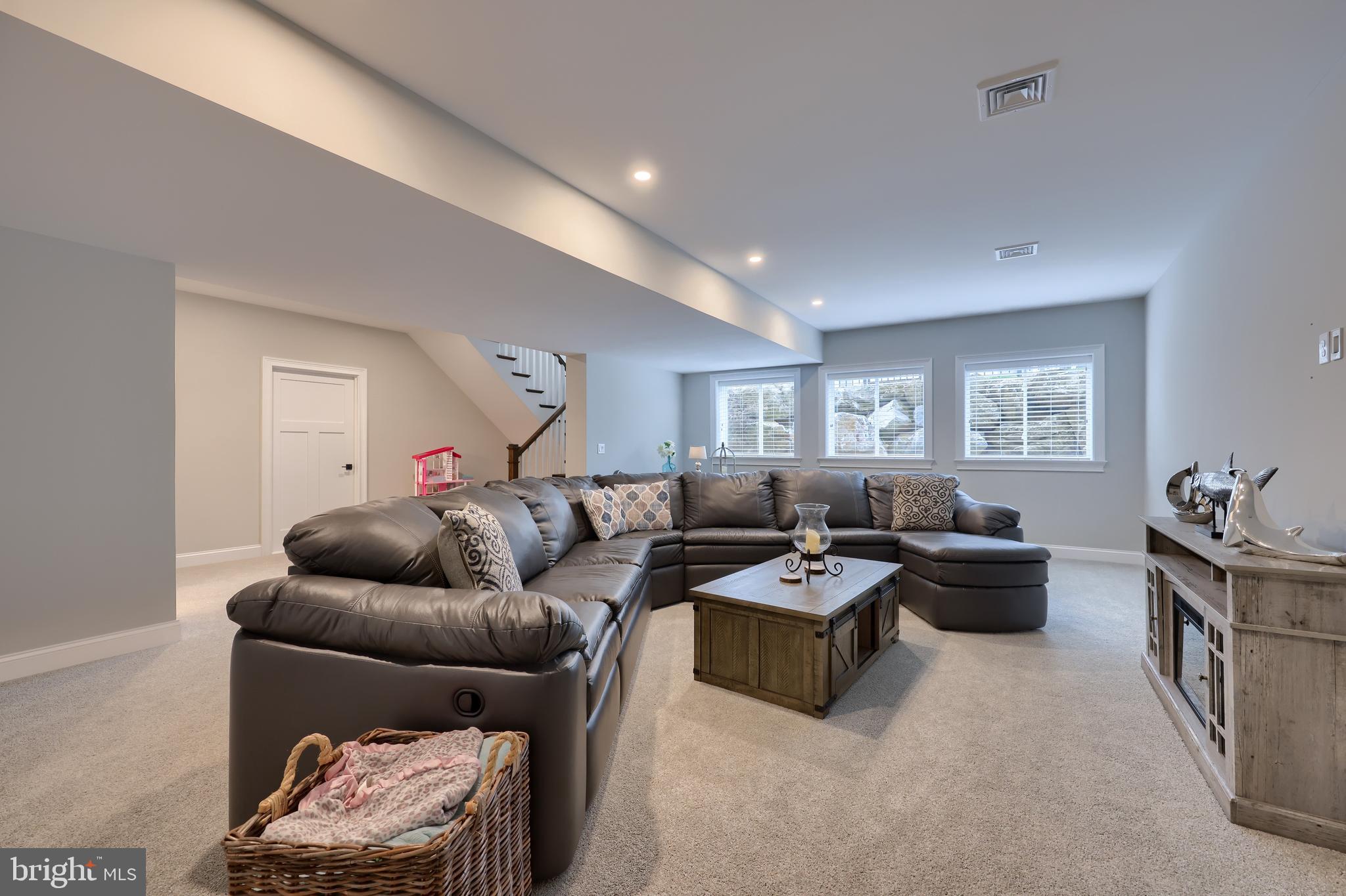 STONEHENGE RESERVE - Residential