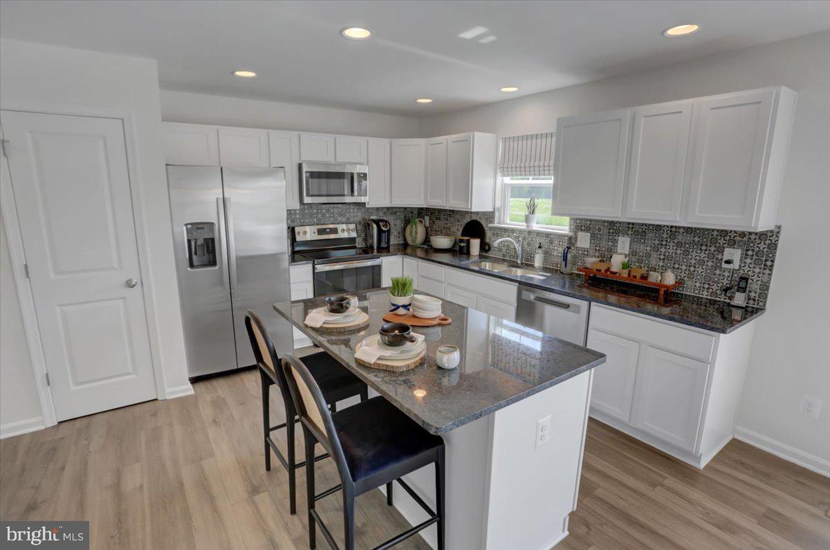 MONTGOMERY OAKS - Residential