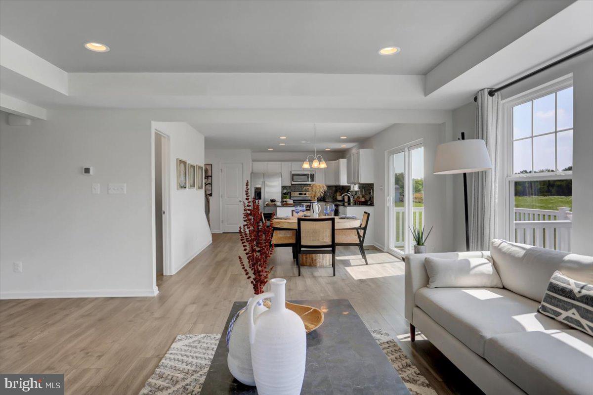 MONTGOMERY OAKS - Residential