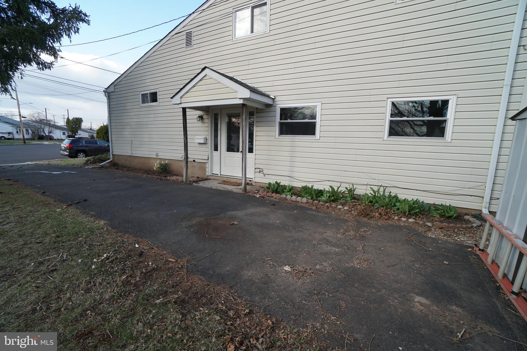 LANSDALE - Residential Lease