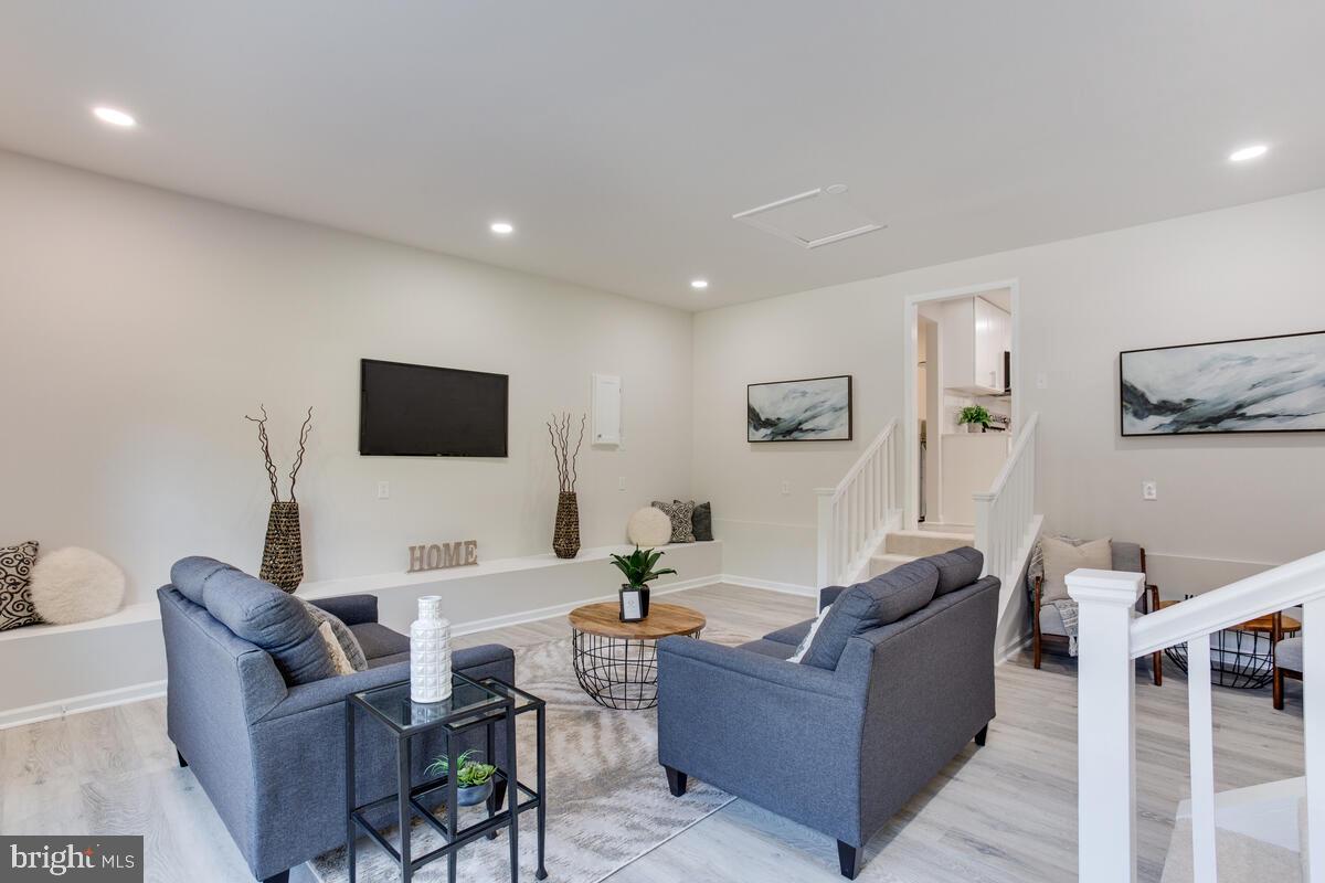 WOODLAND SUBD - Residential