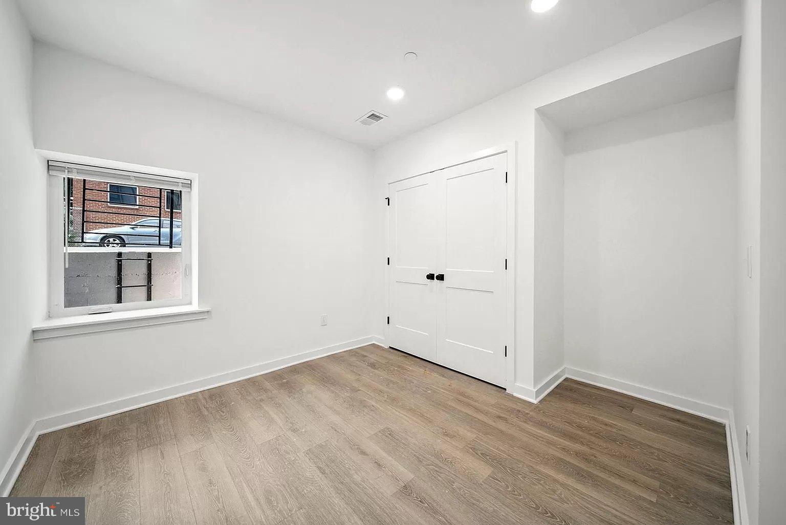 TEMPLE UNIVERSITY - Residential Lease