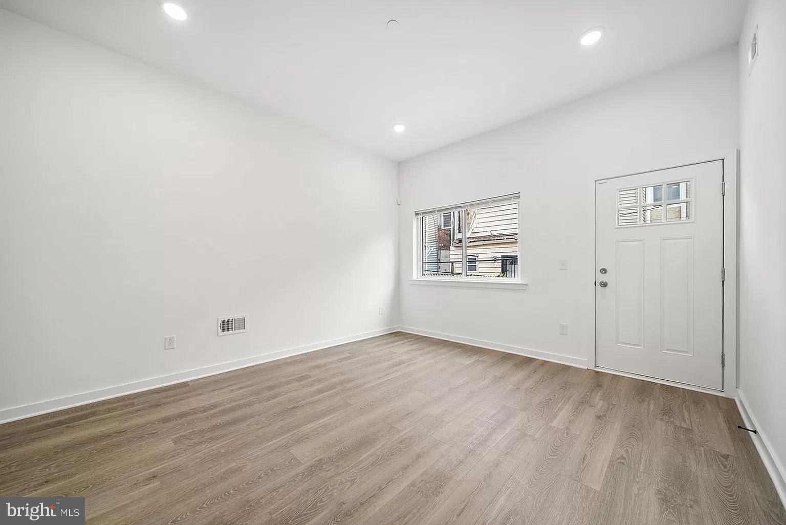 TEMPLE UNIVERSITY - Residential Lease