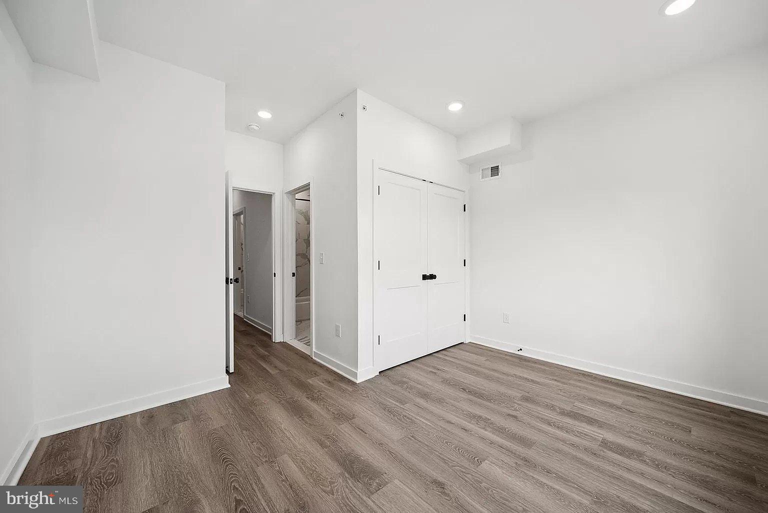 TEMPLE UNIVERSITY - Residential Lease