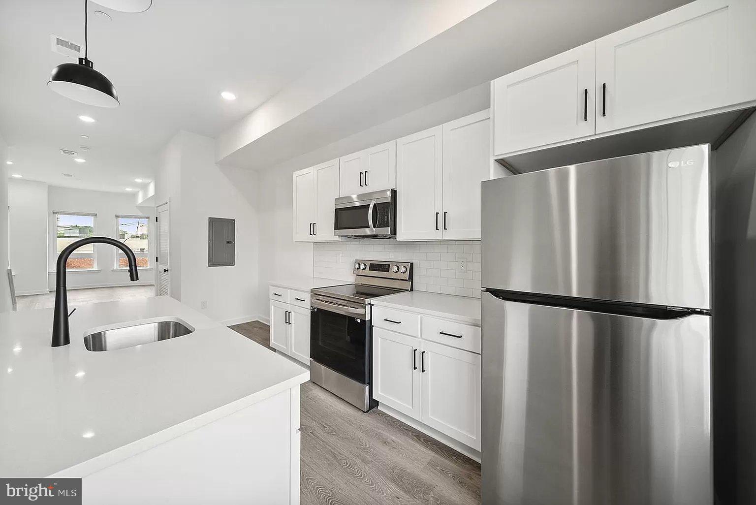 TEMPLE UNIVERSITY - Residential Lease