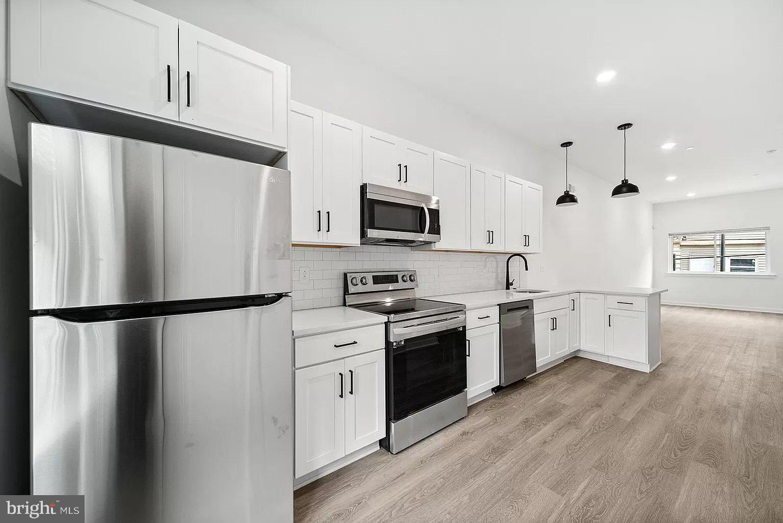 TEMPLE UNIVERSITY - Residential Lease