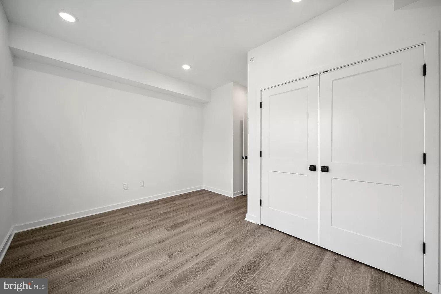 TEMPLE UNIVERSITY - Residential Lease