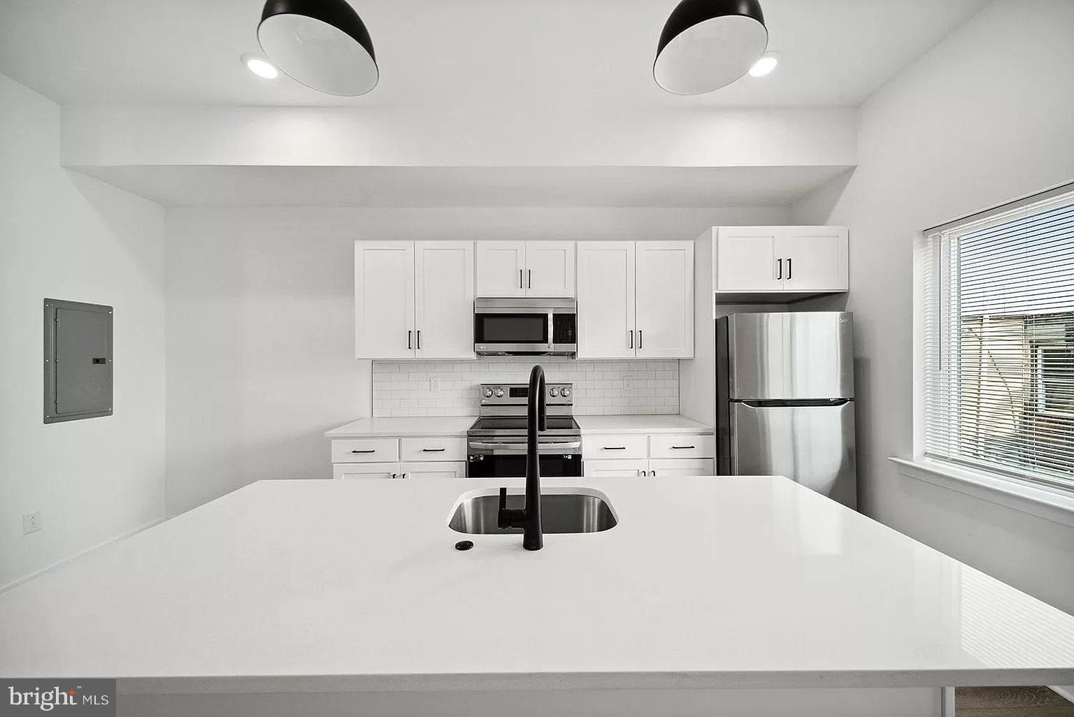 TEMPLE UNIVERSITY - Residential Lease