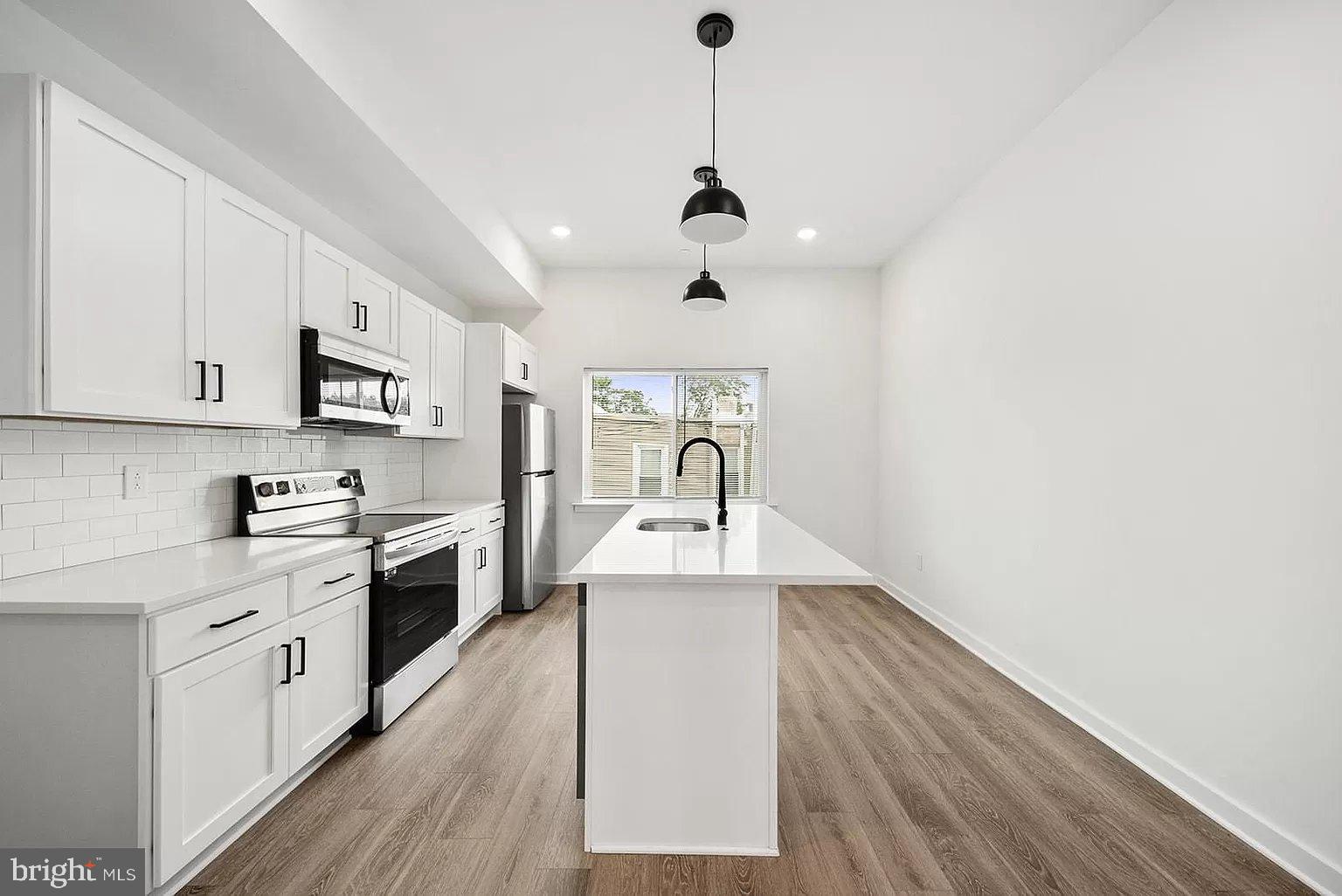 TEMPLE UNIVERSITY - Residential Lease