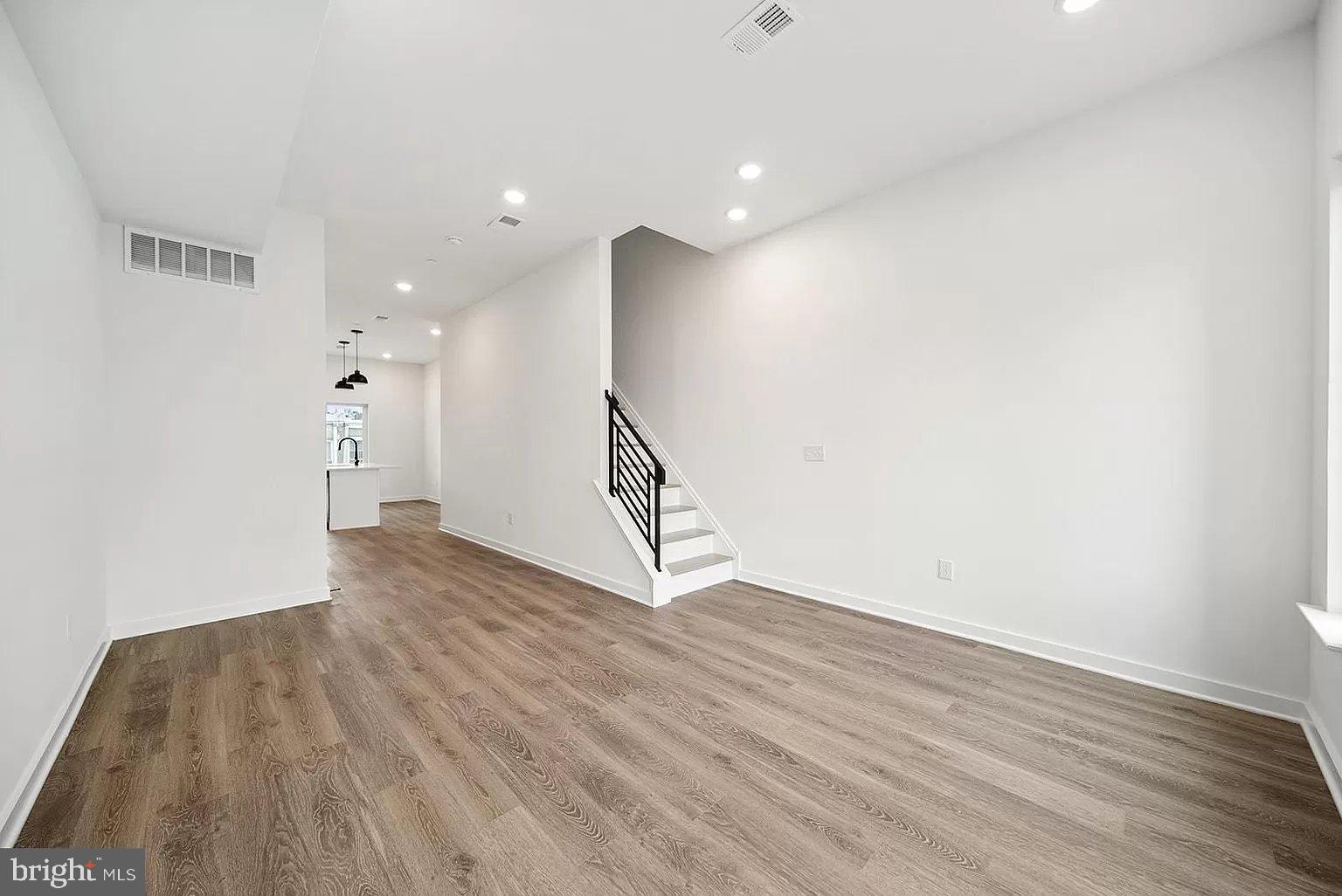 TEMPLE UNIVERSITY - Residential Lease