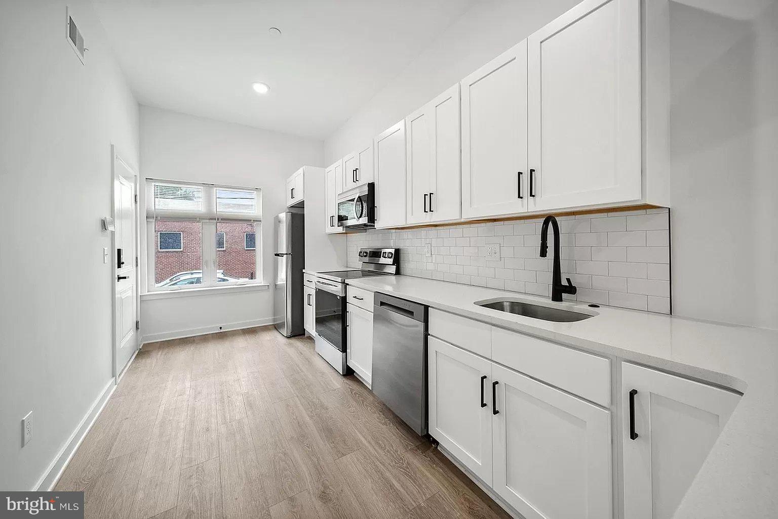 TEMPLE UNIVERSITY - Residential Lease