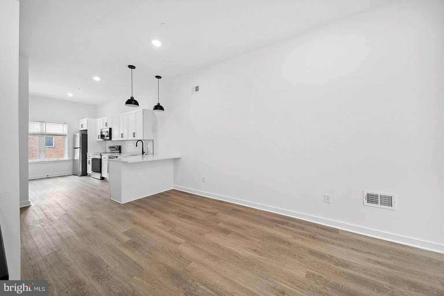 TEMPLE UNIVERSITY - Residential Lease