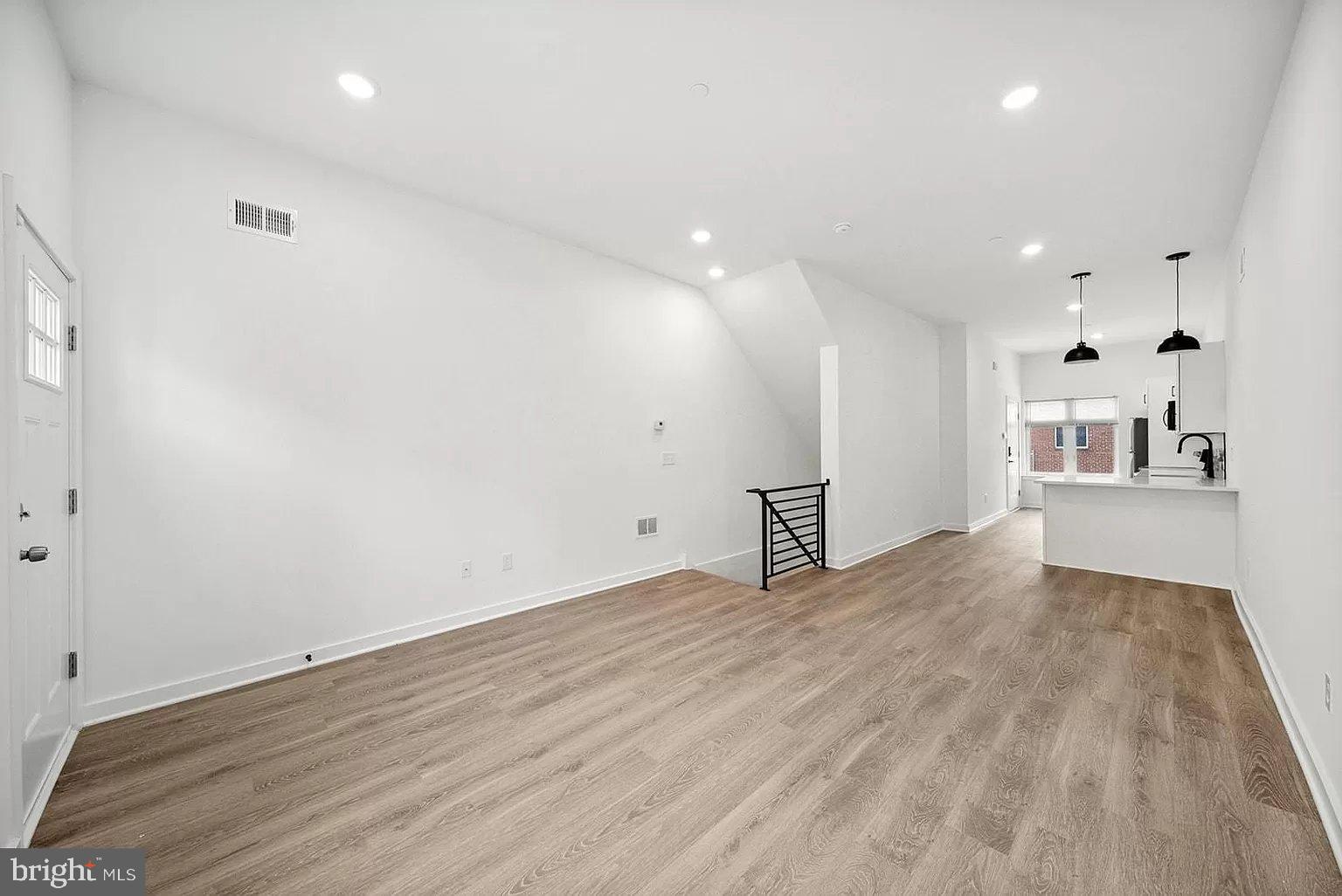 TEMPLE UNIVERSITY - Residential Lease