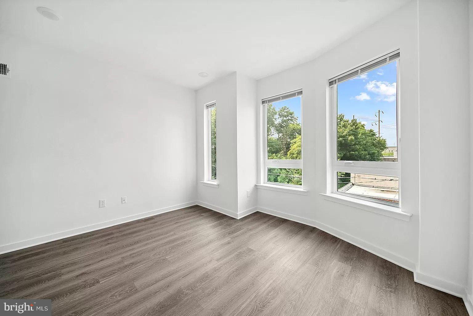 TEMPLE UNIVERSITY - Residential Lease