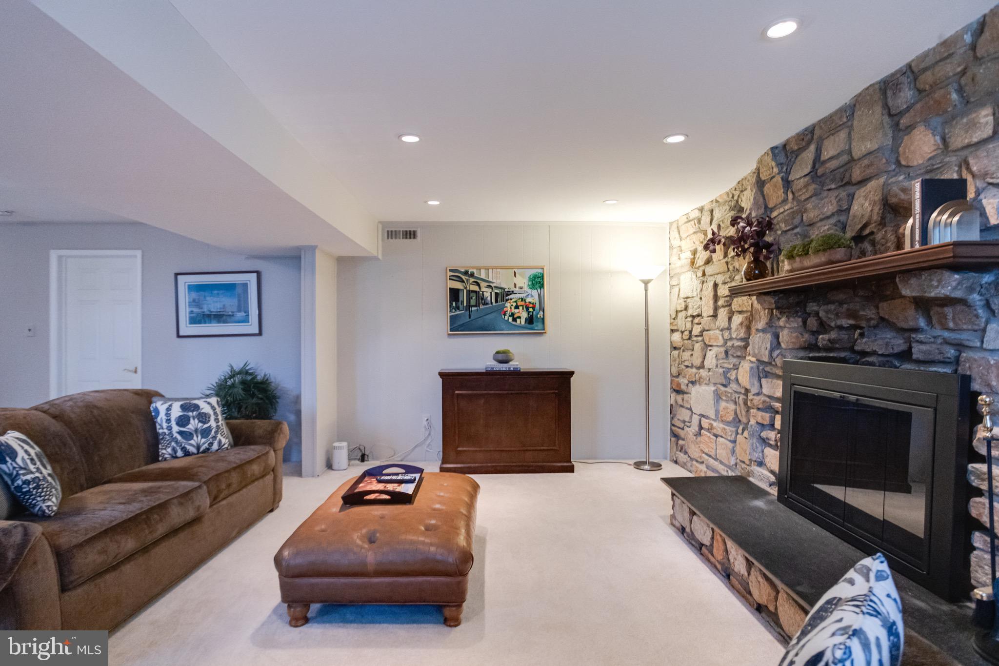 SHETLAND HILLS - Residential