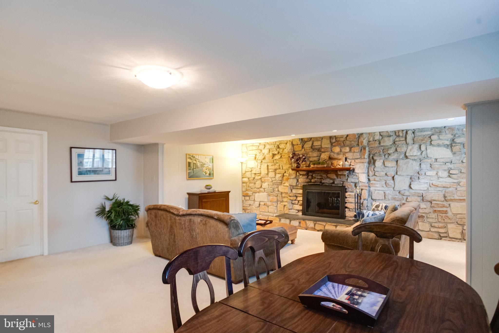 SHETLAND HILLS - Residential