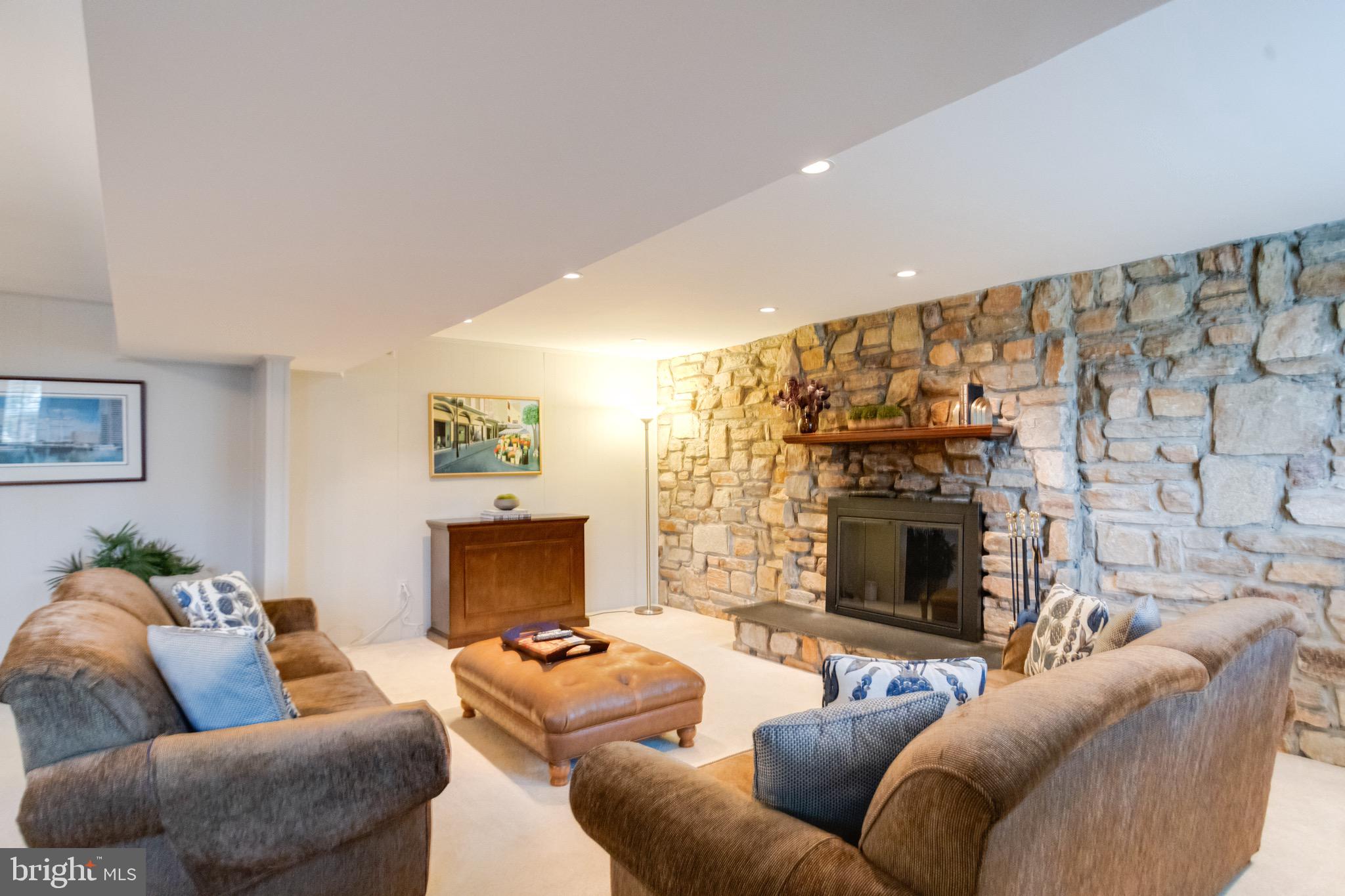 SHETLAND HILLS - Residential