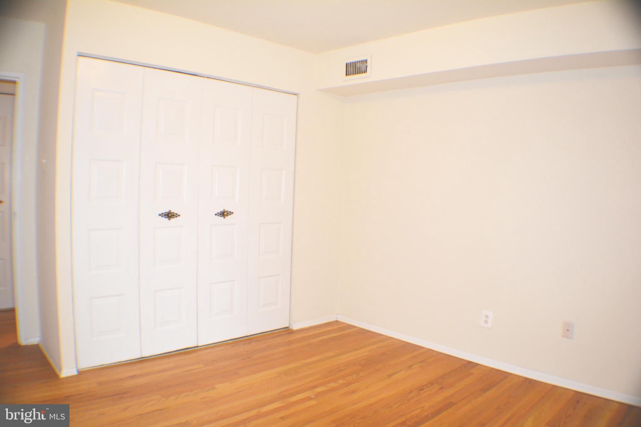 EAST FALLS - Residential Lease