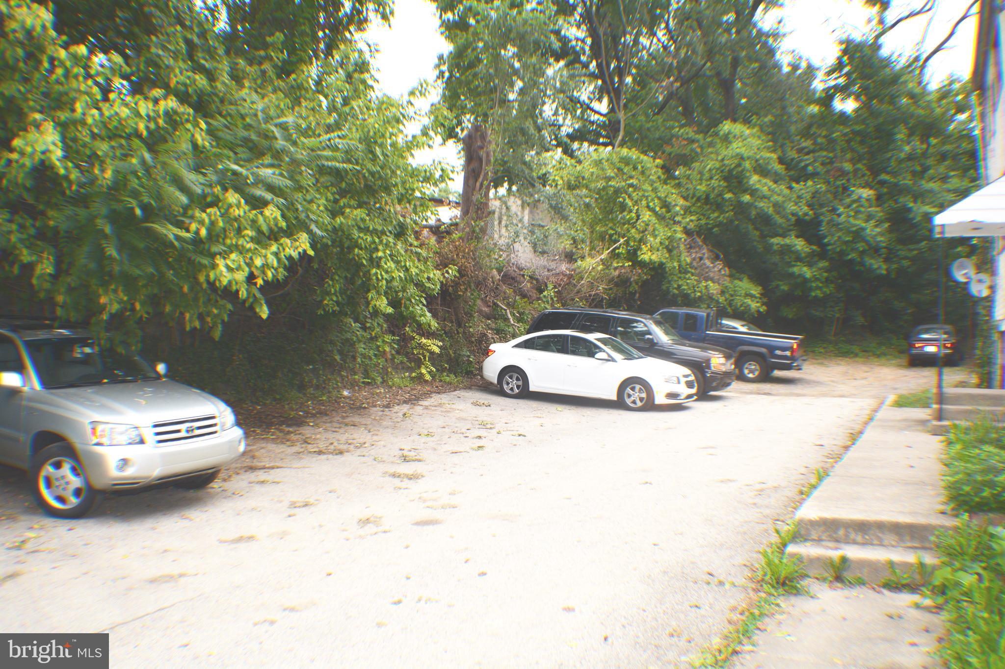 EAST FALLS - Residential Lease