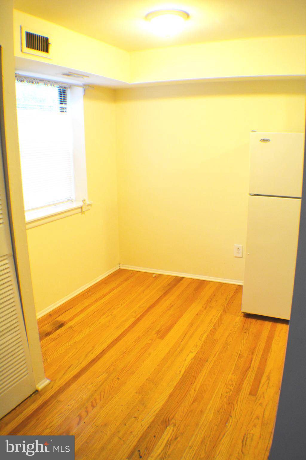 EAST FALLS - Residential Lease