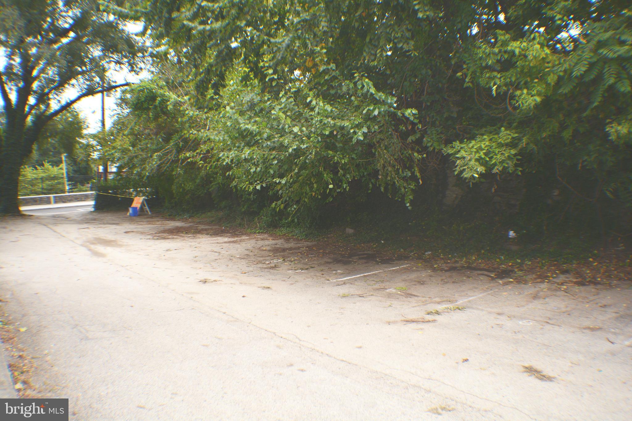 EAST FALLS - Residential Lease