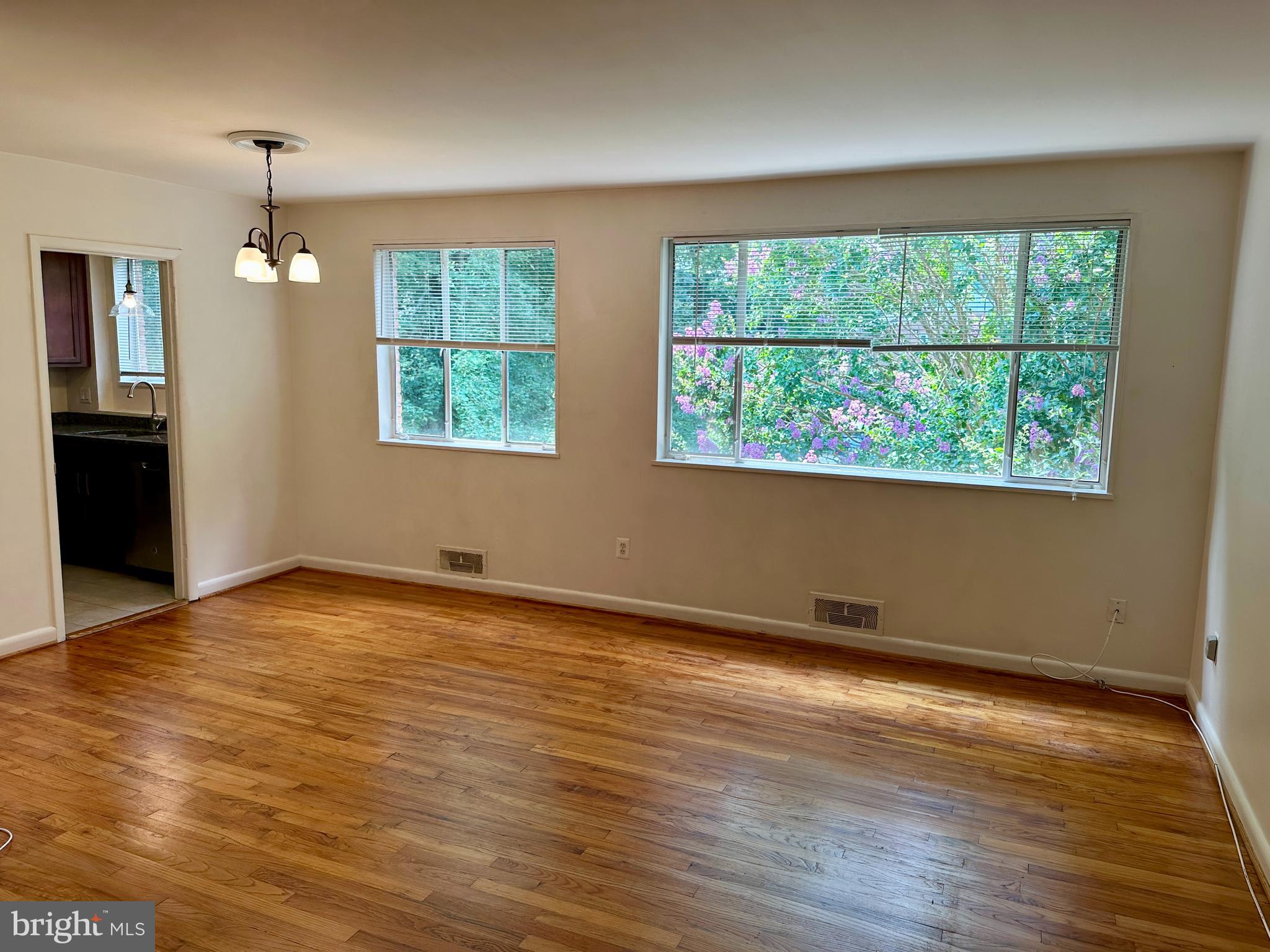 10505 MONTROSE AVENUE M-201