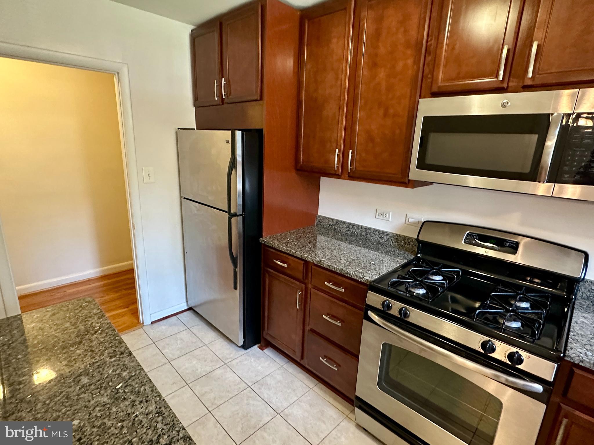 10505 MONTROSE AVENUE M-201